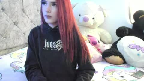 charllotte__hall_ online show from May 2026 10:49:02 PM