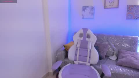    online show from October 2025 05:46:01 PM