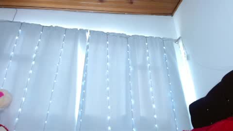 Snapshot of charlothe_wright chatting on April 2026 05:10:02 PM charlothe_wright online show from April 2026 05:10:02 PM