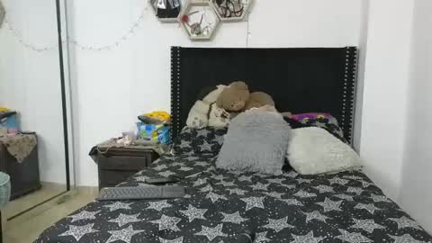 charlotte_027 online show from February 2025 08:48:01 AM