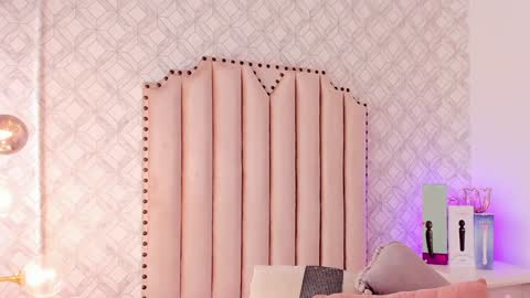   Charlotte  online show from January 2025 07:50:01 PM