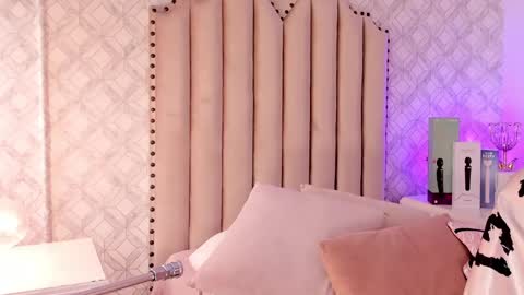   Charlotte  online show from February 2025 07:49:01 PM