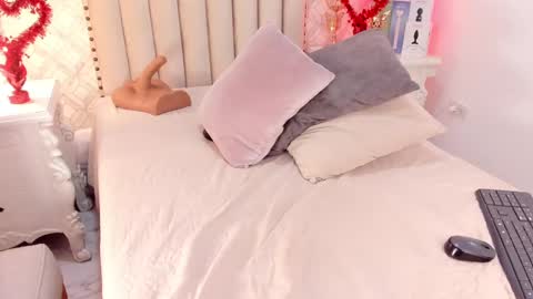   Charlotte  online show from February 2025 12:15:01 AM