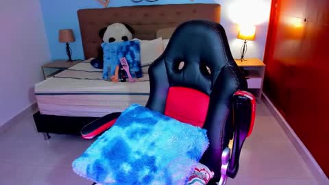 Charlotte  online show from February 2026 04:45:02 PM