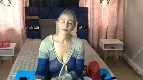 Snapshot of charlotte__gray chatting on December 2025 08:14:01 PM CHARLOTTE GRAY online show from December 2025 08:14:01 PM