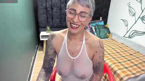 CHARLOTTE GRAY online show from December 2025 07:52:01 PM