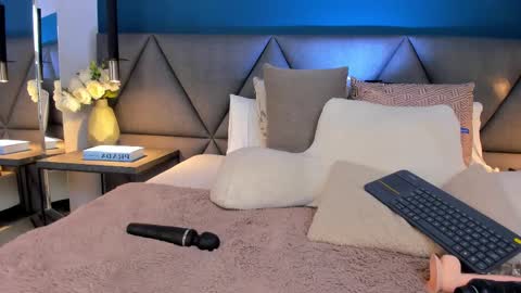 Charlotte online show from February 2025 04:47:01 PM