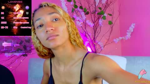 Snapshot of charlotte_love10 chatting on November 2025 11:32:01 AM CHARLOTTE online show from November 2025 11:32:01 AM