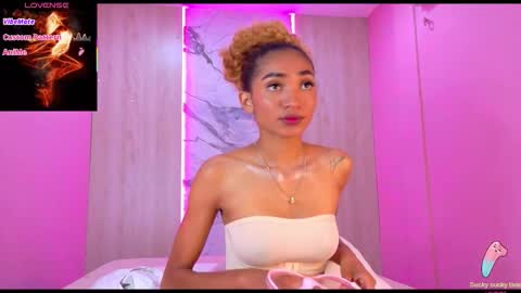 Snapshot of charlotte_love10 chatting on November 2025 12:20:01 PM CHARLOTTE online show from November 2025 12:20:01 PM