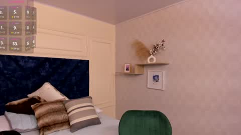 Charlotte Mayers online show from October 2025 11:28:01 AM