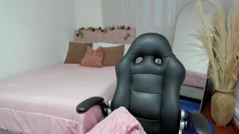 Charlotte   online show from May 2026 10:43:02 AM