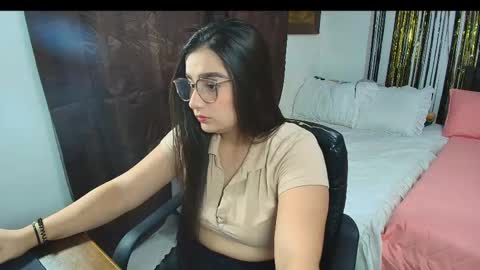 Snapshot of charlotte_richardson chatting on December 2025 02:21:01 AM charlotte_richardson online show from December 2025 02:21:01 AM