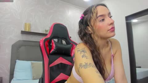 Snapshot of charlotte_rousee chatting on September 2025 12:32:01 PM charlotte_rousee online show from September 2025 12:32:01 PM