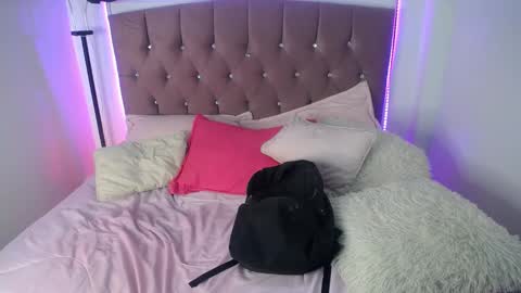 Snapshot of charlotte_walker1 chatting on March 2025 05:57:01 AM charlotte_walker1 online show from March 2025 05:57:01 AM