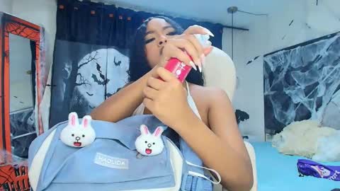 Snapshot of charlotte_walker1 chatting on October 2025 05:00:02 AM charlotte_walker1 online show from October 2025 05:00:02 AM