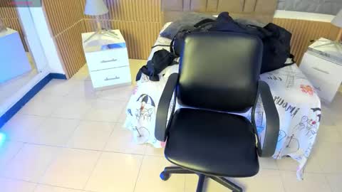 Charlotte  Everyday From 0700 to 1300 Col Time online show from October 2025 12:17:02 PM