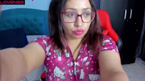 Snapshot of charlottee_lovee69 chatting on January 2025 11:17:01 PM Natalia online show from January 2025 11:17:01 PM