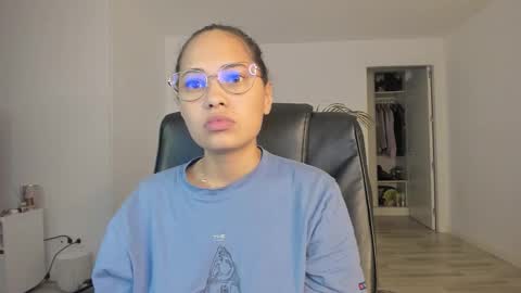 charlotte hamilton online show from September 2025 10:37:02 PM