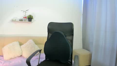 Charlotte online show from May 2026 09:33:02 PM