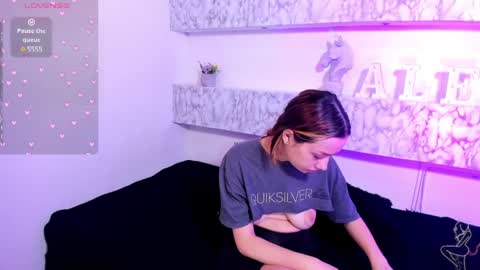 Snapshot of charlottelam2 chatting on January 2025 07:32:02 AM ALE online show from January 2025 07:32:02 AM