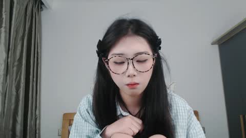 Snapshot of charlottelin chatting on December 2024 02:05:02 PM Charlotte online show from December 2024 02:05:02 PM