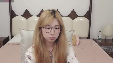 Snapshot of charlottelin chatting on November 2025 03:23:01 PM Charlotte online show from November 2025 03:23:01 PM