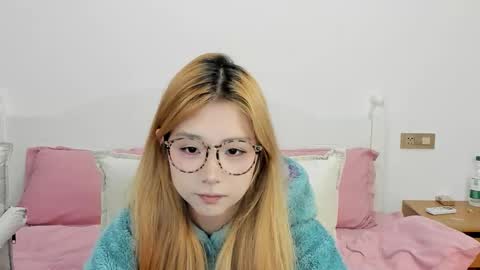 Snapshot of charlottelin chatting on November 2025 05:48:01 PM Charlotte online show from November 2025 05:48:01 PM