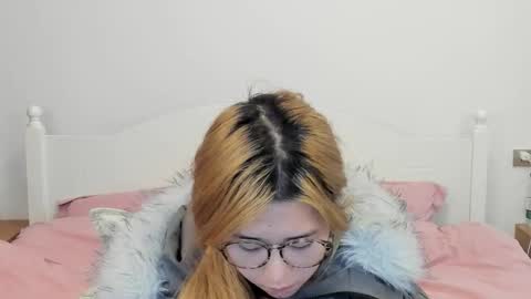 Snapshot of charlottelin chatting on November 2025 08:34:02 PM Charlotte online show from November 2025 08:34:02 PM