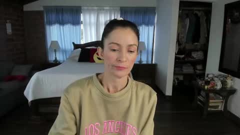 Snapshot of charlottewillson chatting on October 2025 08:41:02 PM Charlotte online show from October 2025 08:41:02 PM