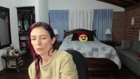 Snapshot of charlottewillson chatting on November 2025 04:00:01 AM Charlotte online show from November 2025 04:00:01 AM