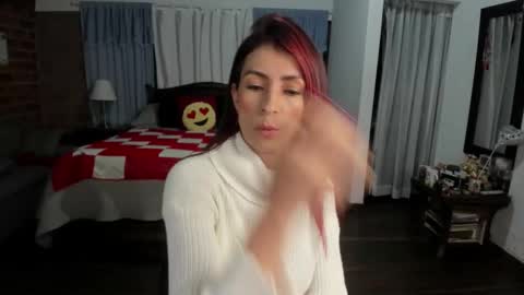 Snapshot of charlottewillson chatting on December 2025 11:02:01 PM Charlotte online show from December 2025 11:02:01 PM