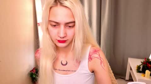 Snapshot of charmingchickk chatting on December 2025 06:07:02 AM Eva online show from December 2025 06:07:02 AM