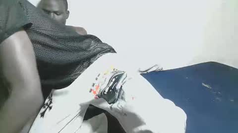 charmzboy online show from November 2025 02:43:02 PM