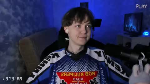 lynxy online show from October 2025 10:37:01 PM