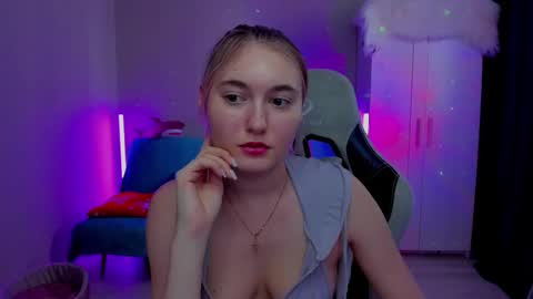 Snapshot of chatur_lady_ chatting on February 2025 07:16:02 AM Betty online show from February 2025 07:16:02 AM