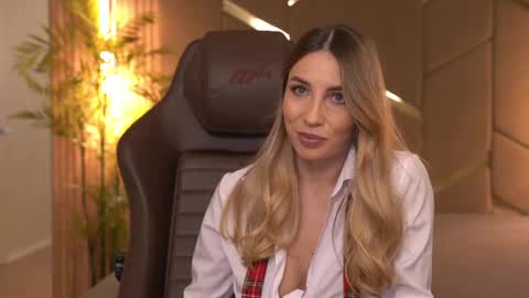 Snapshot of chaturbabe__ chatting on February 2025 03:14:02 PM Ira online show from February 2025 03:14:02 PM