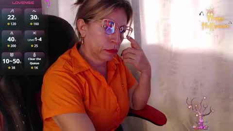 CHAYLA VICTORIA RUIZ  online show from December 2025 11:30:02 AM