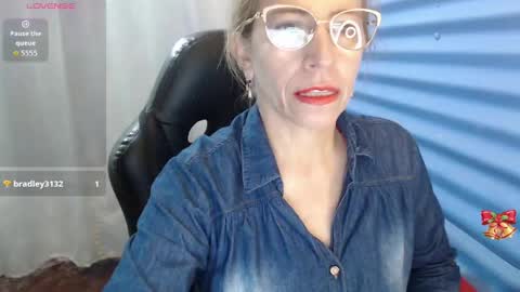 CHAYLA VICTORIA RUIZ  online show from April 2026 03:04:02 PM