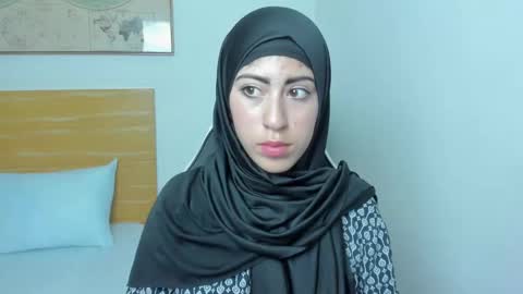 Snapshot of chaymae_nah chatting on January 2025 04:48:02 PM isabel online show from January 2025 04:48:02 PM