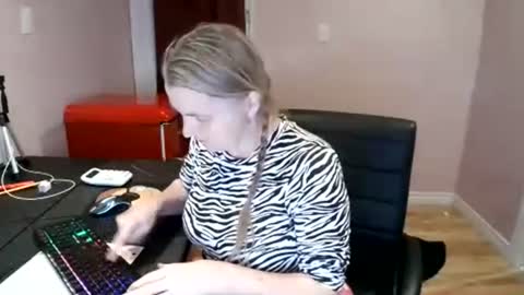 Snapshot of chealsiek chatting on October 2025 01:00:02 AM chealsiek online show from October 2025 01:00:02 AM