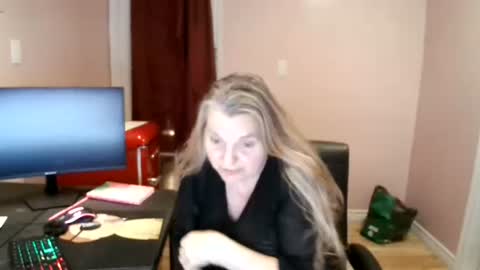 Snapshot of chealsiek chatting on October 2025 12:15:02 AM chealsiek online show from October 2025 12:15:02 AM