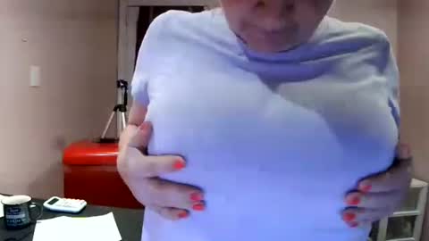 Snapshot of chealsiek chatting on November 2025 01:15:01 AM chealsiek online show from November 2025 01:15:01 AM