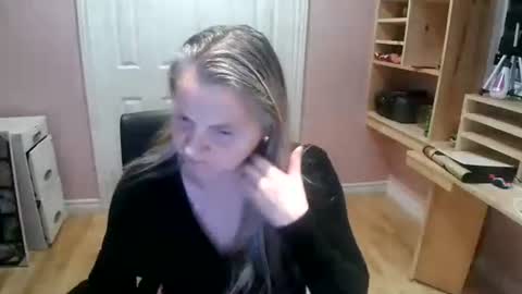 Snapshot of chealsiek chatting on December 2025 11:13:01 PM chealsiek online show from December 2025 11:13:01 PM