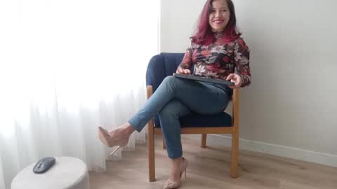 Regina Phalange online show from November 2025 05:13:02 PM