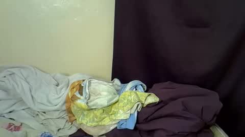 Snapshot of cheerchelly chatting on December 2025 06:59:02 PM Cheerchelly online show from December 2025 06:59:02 PM