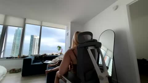 chellybear101 online show from July 2026 01:41:01 AM