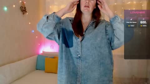 Snapshot of chelsey_rayne chatting on January 2025 07:44:02 PM Instagram faroffland online show from January 2025 07:44:02 PM