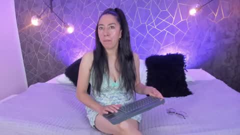 CHENOVA online show from May 2026 04:26:01 PM