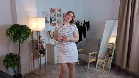 Pauline its my first day online show from October 2025 04:18:01 PM