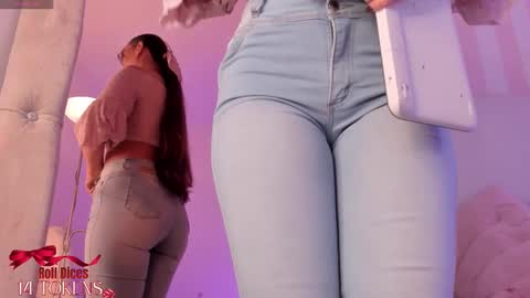 Snapshot of cherry_blond_ chatting on November 2025 07:25:02 PM Cherry online show from November 2025 07:25:02 PM